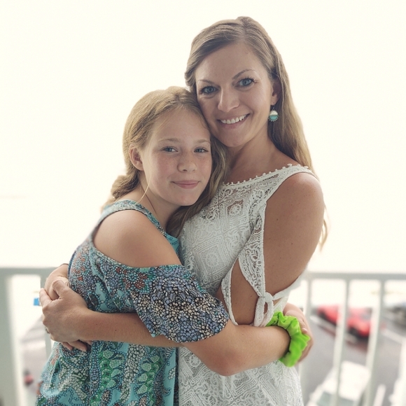 Meet your Posher, Melissa - Picture 1 of 1